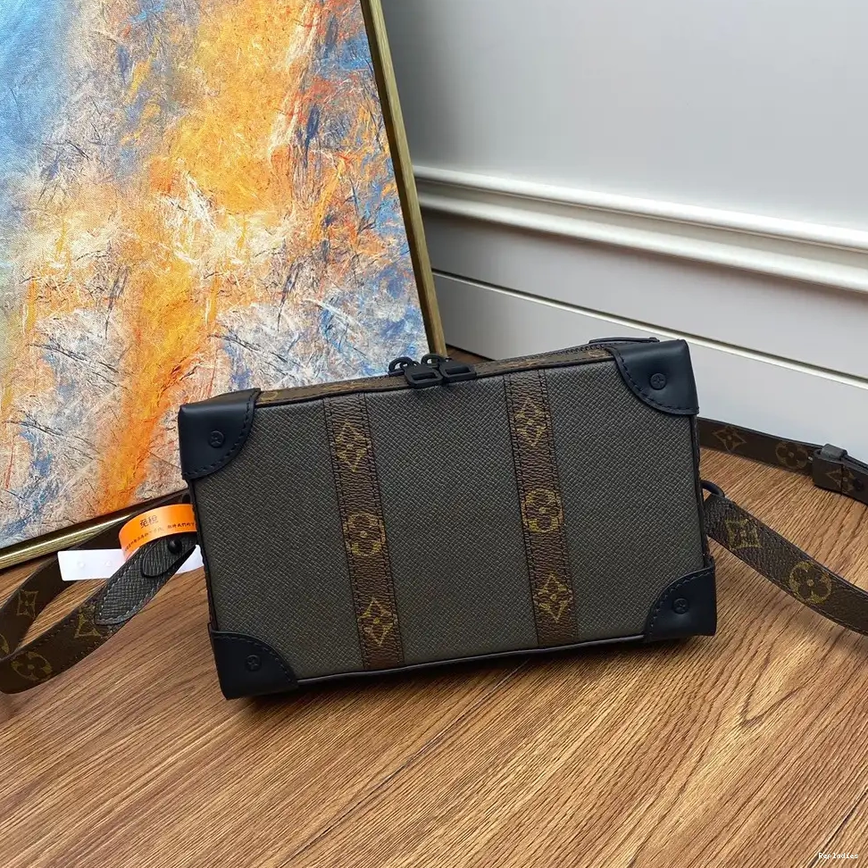 Rep ladies VUITTON TRUNK SOFT LOUIS WALLET 0524